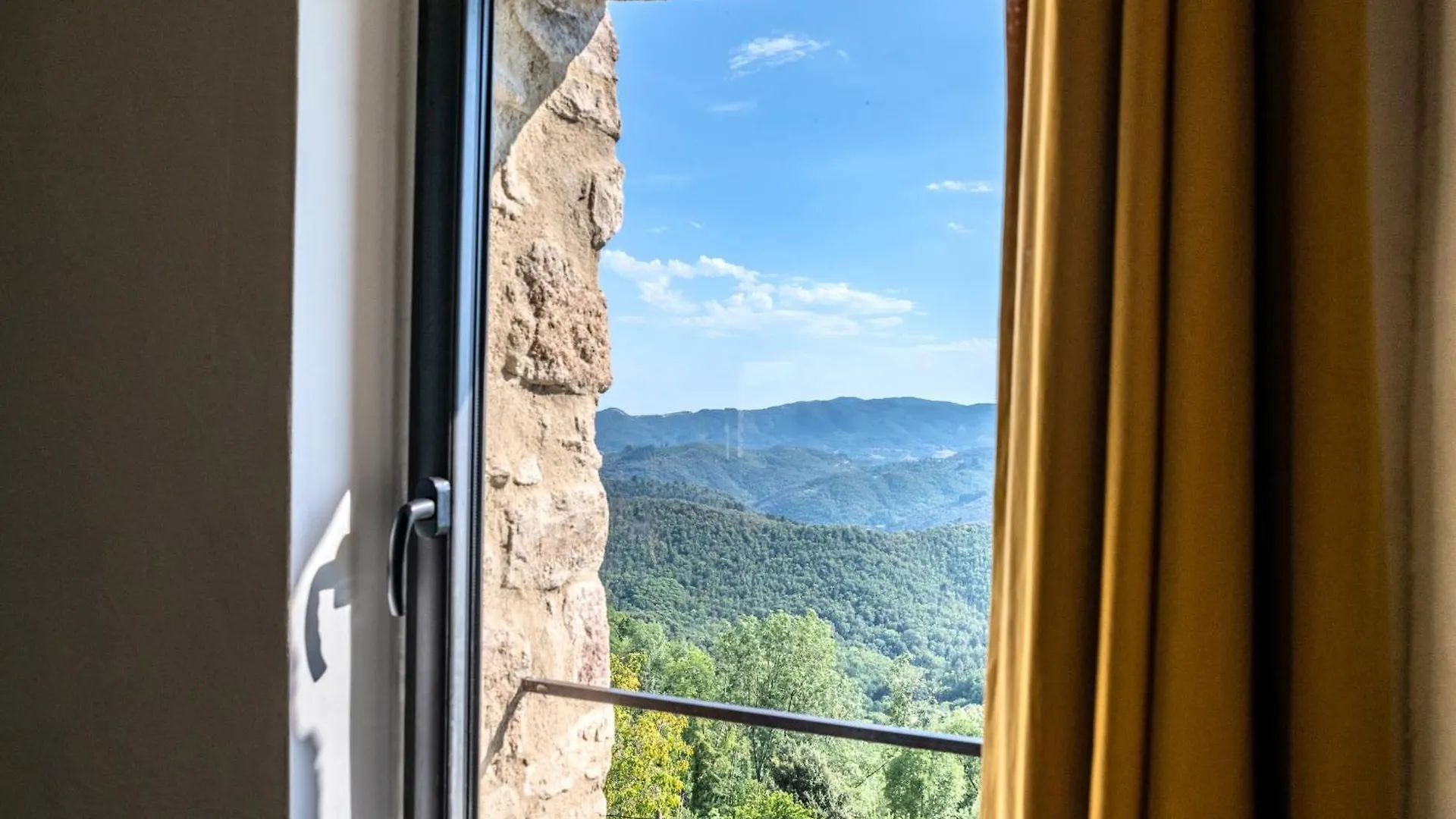 La Chataigne Perchee, Piscine Et Nature Chirols